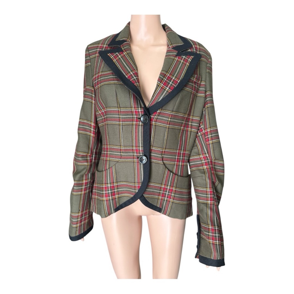 Chic Plaid Blazer with Black Accents